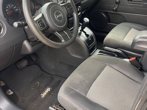 Used 2011 Jeep Patriot Sport w/ Tire & Wheel Group FWD image 11