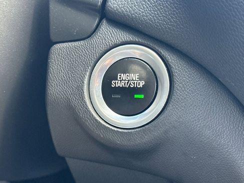 Used 2020 Chevrolet Equinox LT image 19