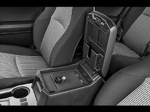 Used 2024 Toyota 4Runner SR5 AWD/4WD image 45
