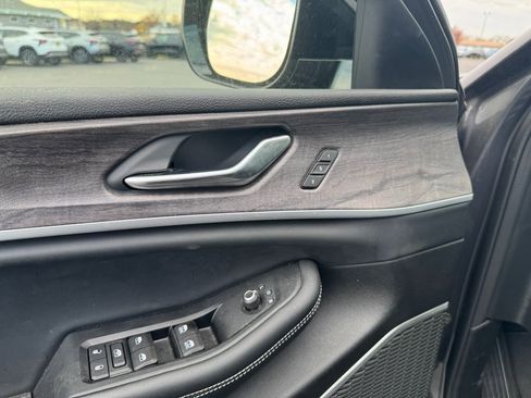 Used 2022 Jeep Grand Cherokee L Limited image 10