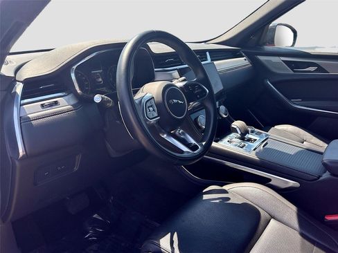 Used 2024 Jaguar F-PACE R-Dynamic S image 10