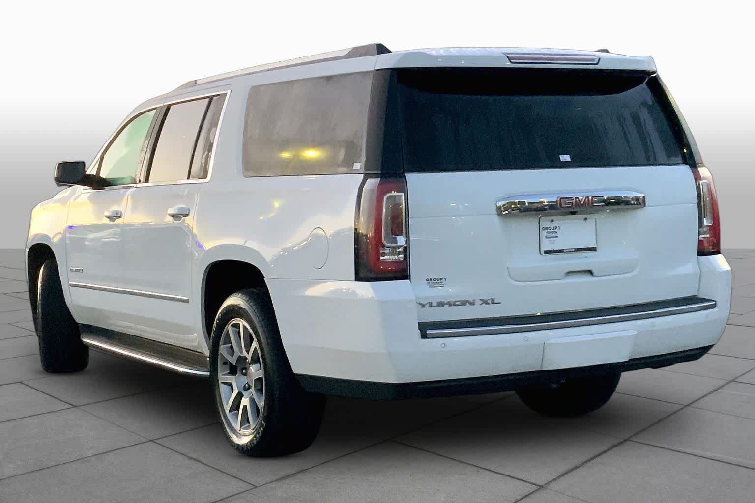 Used 2019 GMC Yukon XL Denali AWD/4WD image 11
