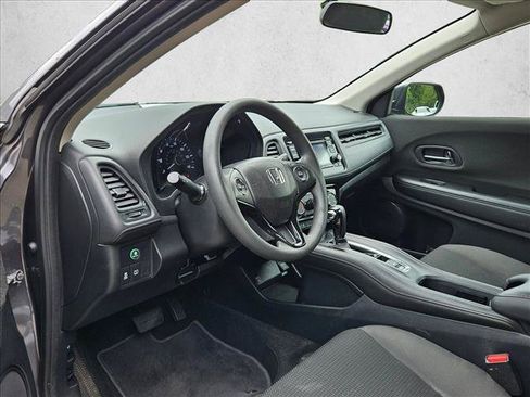 Used 2019 Honda HR-V LX image 9