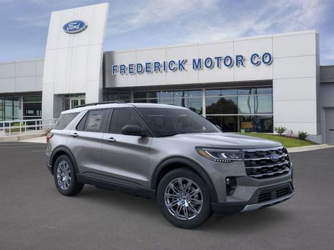 New 2026 Ford Explorer Active w/ Active Comfort Package image 7