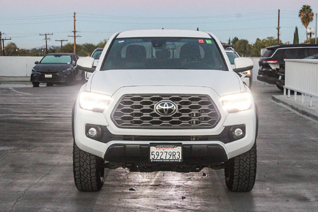 Used 2023 Toyota Tacoma TRD Off-Road w/ Black Out Package (TMS) AWD/4WD image 3