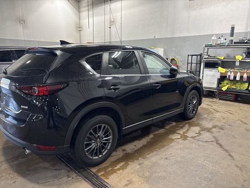 Used 2019 MAZDA CX-5 Touring image 2