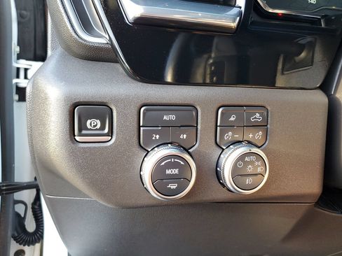 Used 2024 GMC Sierra 1500 SLT w/ SLT Premium Package AWD/4WD image 31