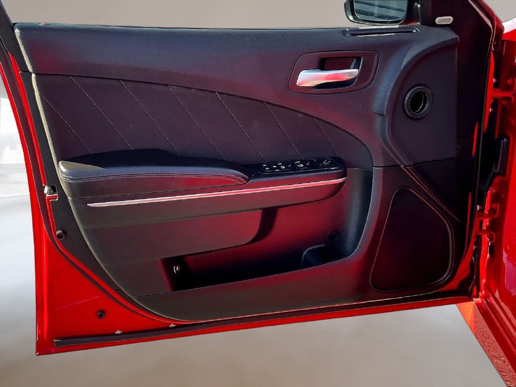 Used 2018 Dodge Charger R/T RWD image 15