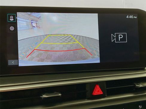 Certified 2025 Kia Sorento LX image 17