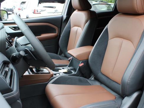 New 2025 Subaru Forester Touring image 18