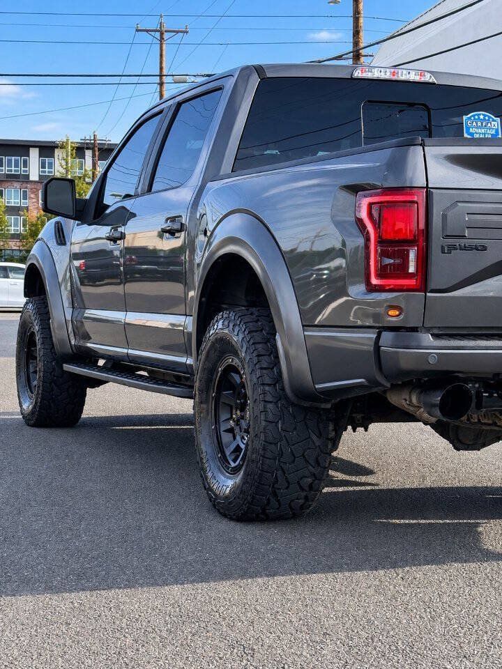 Used 2017 Ford F150 Raptor w/ Equipment Group 802A Luxury AWD/4WD image 8