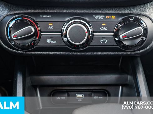 Used 2025 Kia Soul LX w/ LX Technology Package FWD image 39