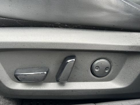 Used 2023 Nissan Rogue SV w/ SV Premium Package image 14