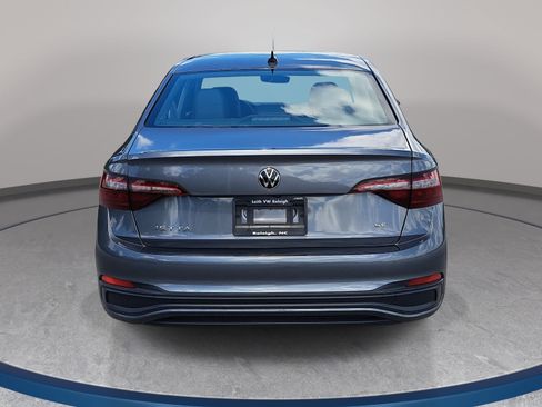 Used 2024 Volkswagen Jetta SE FWD image 6