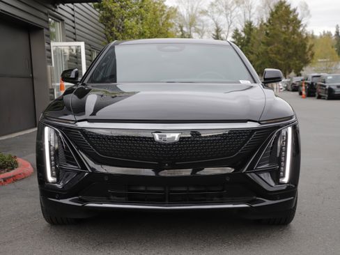 Used 2024 Cadillac Lyriq Sport AWD/4WD image 4