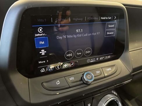 Used 2023 Chevrolet Camaro LT w/ Technology Package image 23