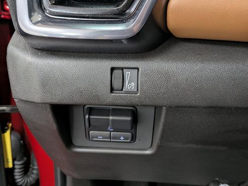 Used 2024 GMC Canyon AT4 image 22