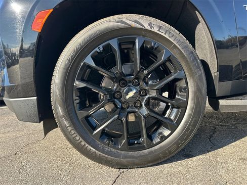 Used 2022 Chevrolet Tahoe High Country image 12