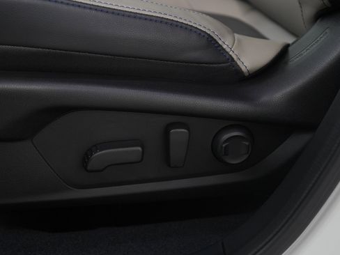 Used 2025 Subaru Forester Limited image 27