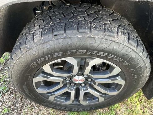 Used 2024 GMC Canyon AT4 w/ Canyon Safety Plus Package image 18