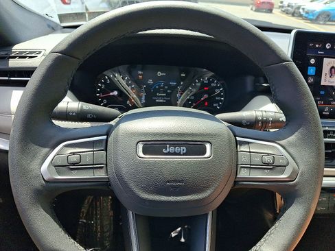 Used 2025 Jeep Compass Limited AWD/4WD image 20