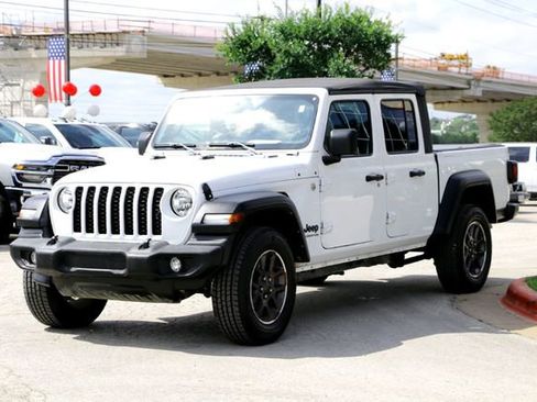 Used 2021 Jeep Gladiator Sport w/ Trailer Tow Package AWD/4WD image 7