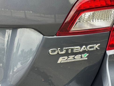 Used 2017 Subaru Outback 2.5i AWD/4WD image 35