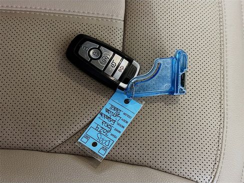 Used 2024 Ford Expedition Limited image 39