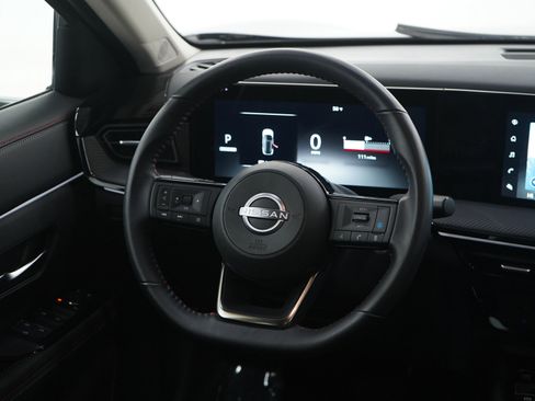 Used 2025 Nissan Kicks SR image 14