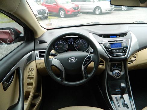 Used 2013 Hyundai Elantra GLS FWD image 15