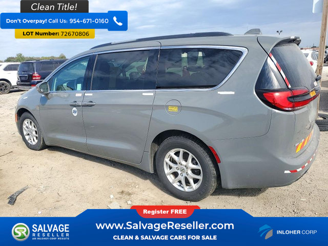Used 2022 Chrysler Pacifica Touring-L FWD image 3
