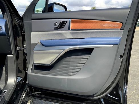 New 2026 Cadillac Vistiq Premium Luxury image 35