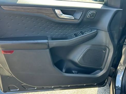 Certified 2020 Ford Escape Titanium AWD/4WD image 16