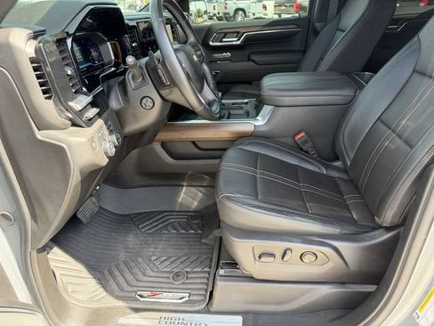 Used 2024 Chevrolet Silverado 1500 High Country w/ Technology Package AWD/4WD image 24