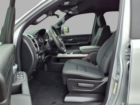 New 2026 RAM 1500 Express AWD/4WD image 21