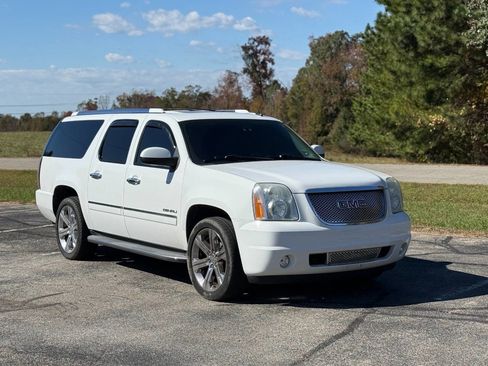Used 2012 GMC Yukon XL Denali image 1