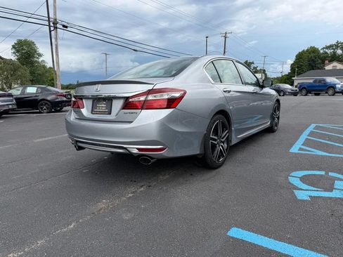 Used 2017 Honda Accord Sport image 3