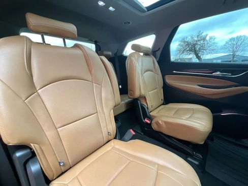 Used 2018 Buick Enclave Essence image 15