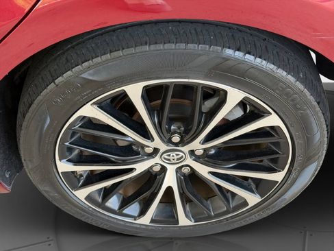 Used 2018 Toyota Camry SE w/ Moonroof Package FWD image 23
