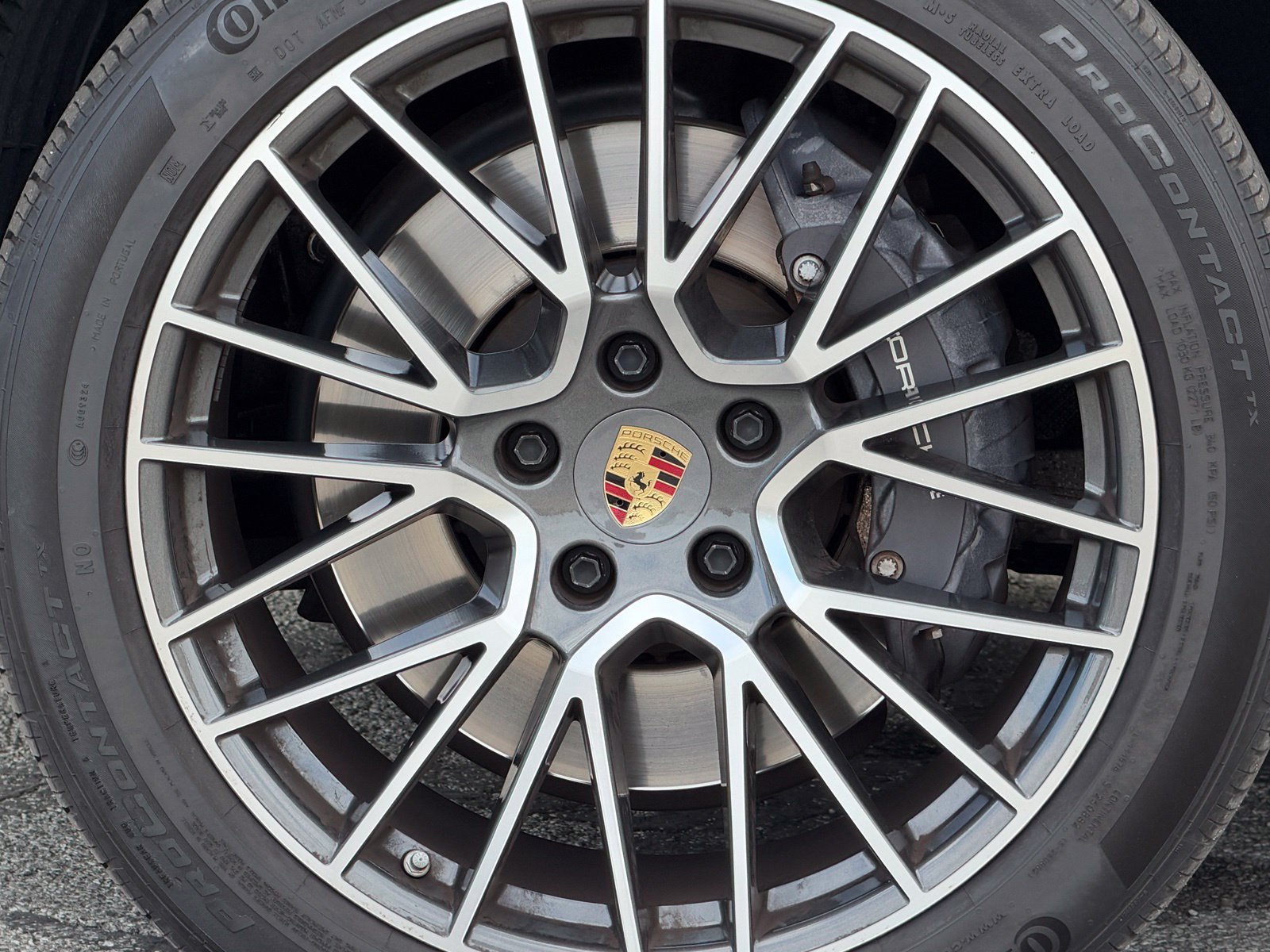 Certified 2023 Porsche Cayenne AWD/4WD image 13