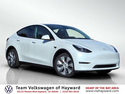 Used 2023 Tesla Model Y 2WD image 1