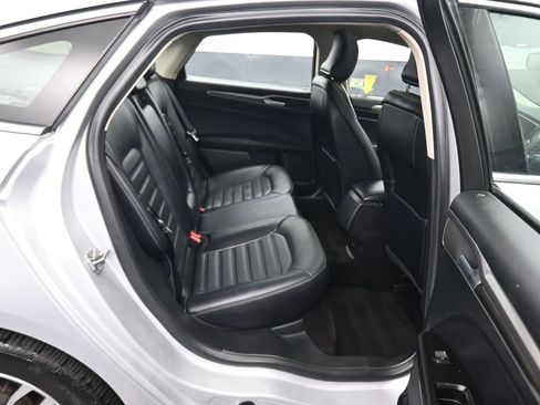 Used 2017 Ford Fusion SE image 35
