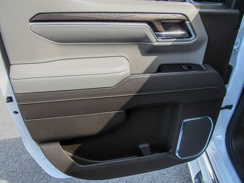 New 2026 GMC Sierra 1500 SLT w/ SLT Premium Package image 17