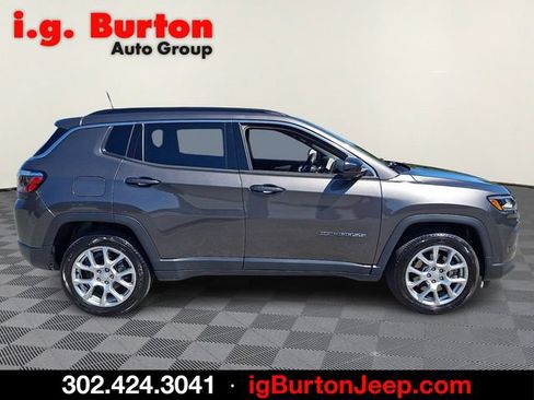 Certified 2023 Jeep Compass Latitude AWD/4WD image 7