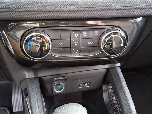 Used 2025 Chevrolet TrailBlazer LT image 16