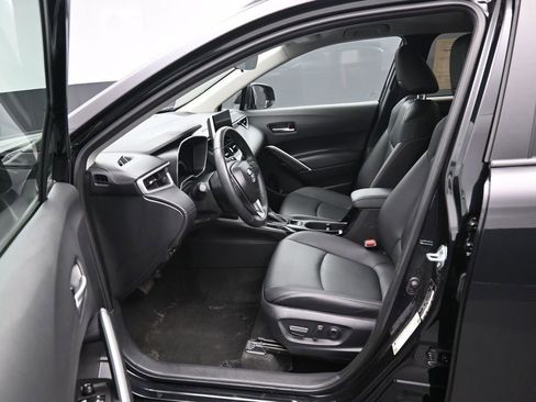 Certified 2025 Toyota Corolla Cross XLE AWD/4WD image 9