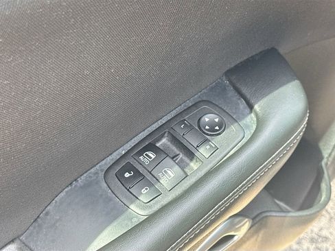 Used 2023 Dodge Challenger SXT w/ Blacktop Package image 17