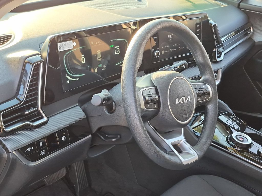 Certified 2025 Kia Sportage LX AWD/4WD image 10