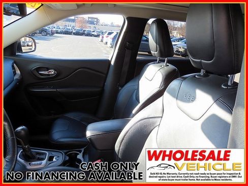 Used 2015 Jeep Cherokee Limited image 13