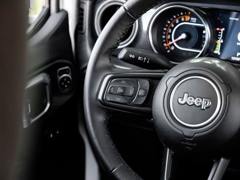 Used 2022 Jeep Gladiator Sport image 26